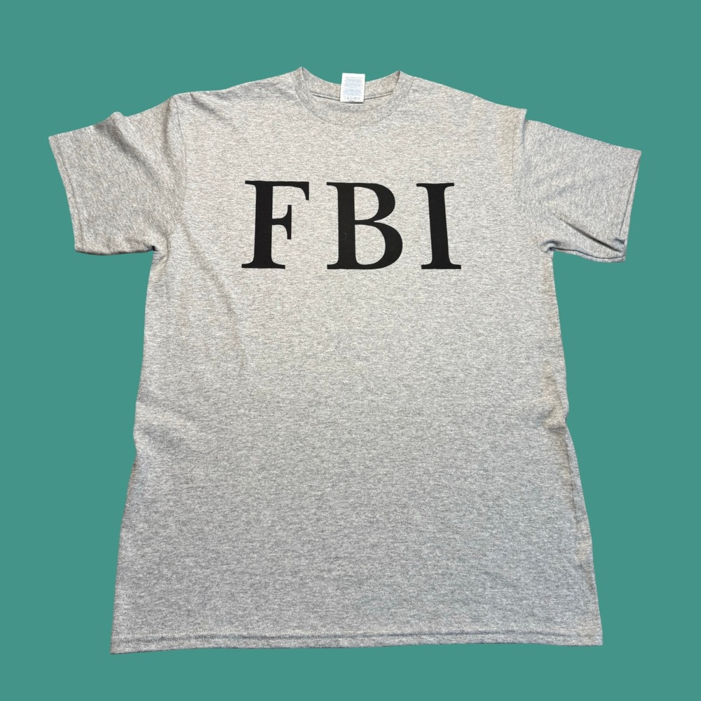 FBI Gray Black Spellout T Shirt Medium Y2K Federal Agent Novelty Graphic Casual
